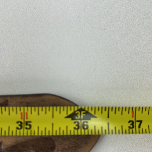 Mossimo tan embossed leather belt - Picture 6 of 8